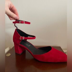 L’Intervalle Red Suede Heels